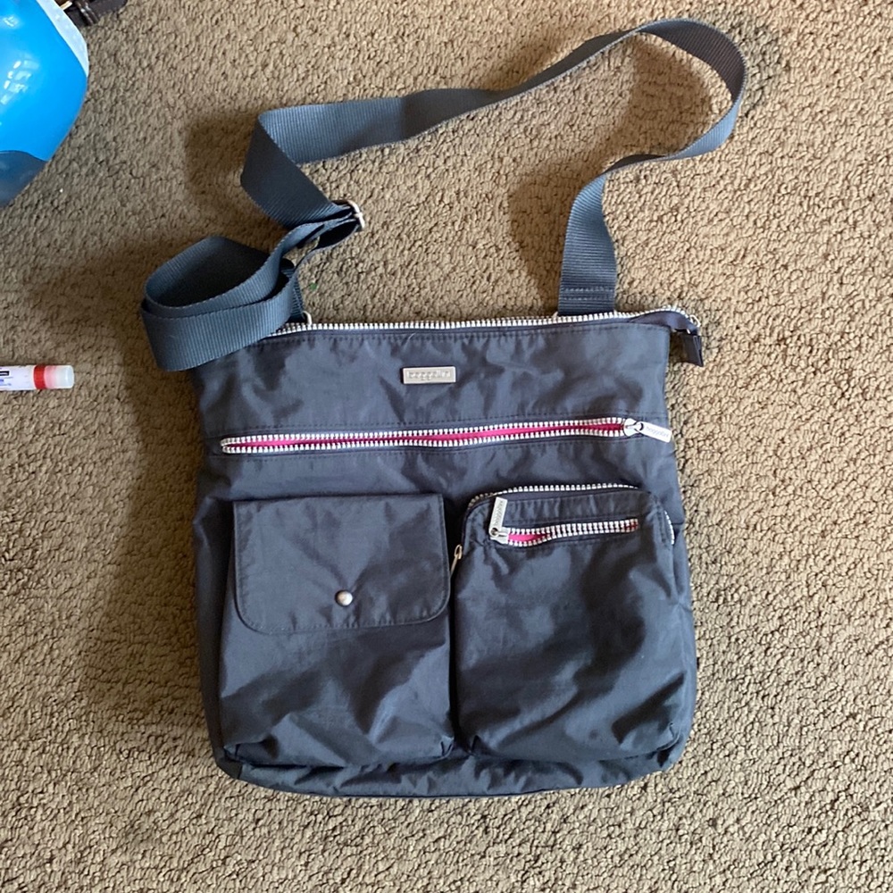 COPY - Bagallini gray medium purse